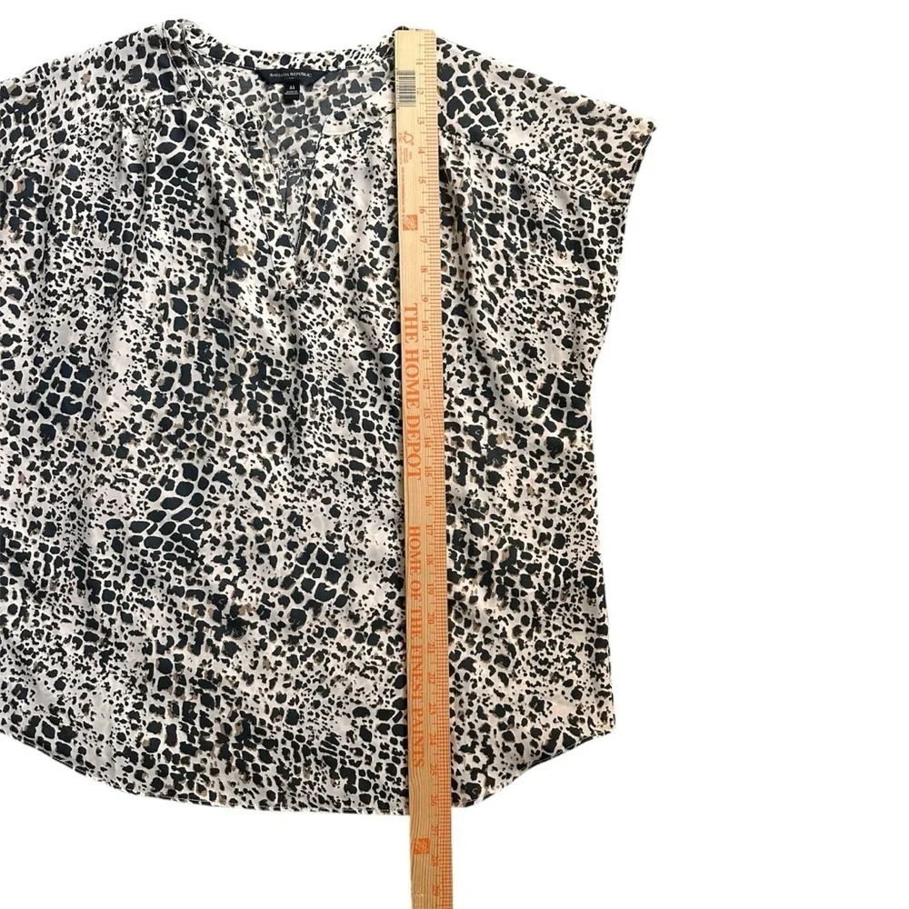 Banana Republic SS Print Dolman Blouse Medium Animal Spot Neutral Black Tan - Picture 3 of 6